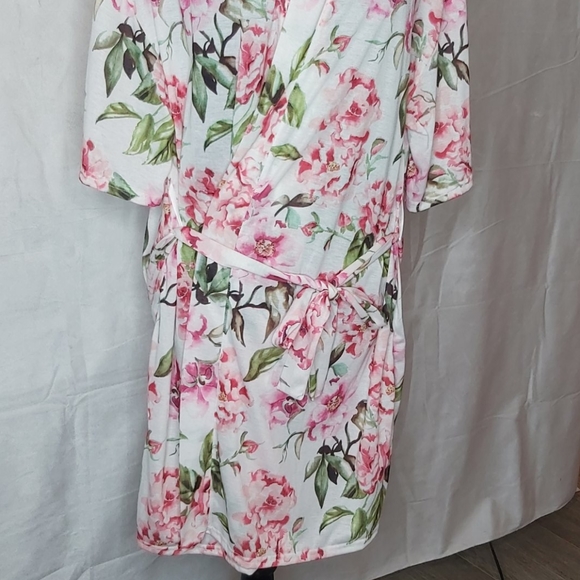 Show me your Mumu Floral robe - Picture 2 of 5